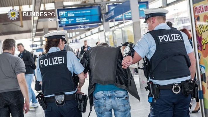Bundespolizeidirektion München: Mehrere Gewaltdelikte im Bahnbereich: U.a. mit couragierten Helfern