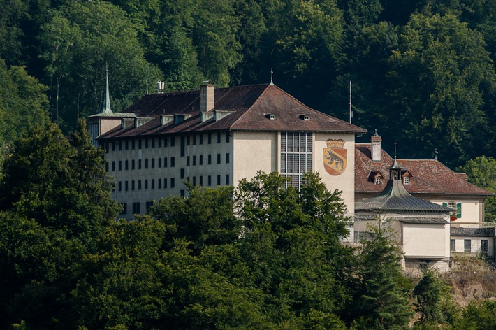 Localisation de téléphones portables au Thorberg : la prison travaille main dans la main avec une équipe de recherche de la BFH