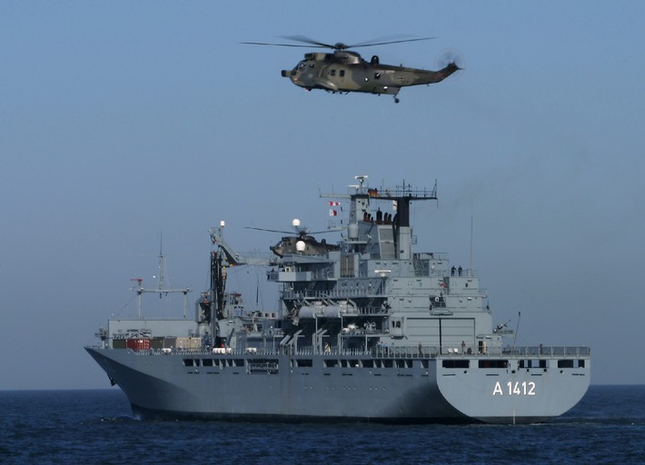 Deutsche Marine - Pressemeldung / Pressetermin: Sommerreise des Bundesminister der Verteidigung - Zu Besuch bei der Marine in Kiel