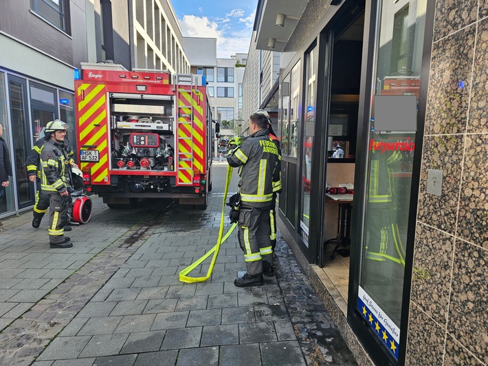 FW-AR: Brand in Imbissbetrieb schnell gelöscht