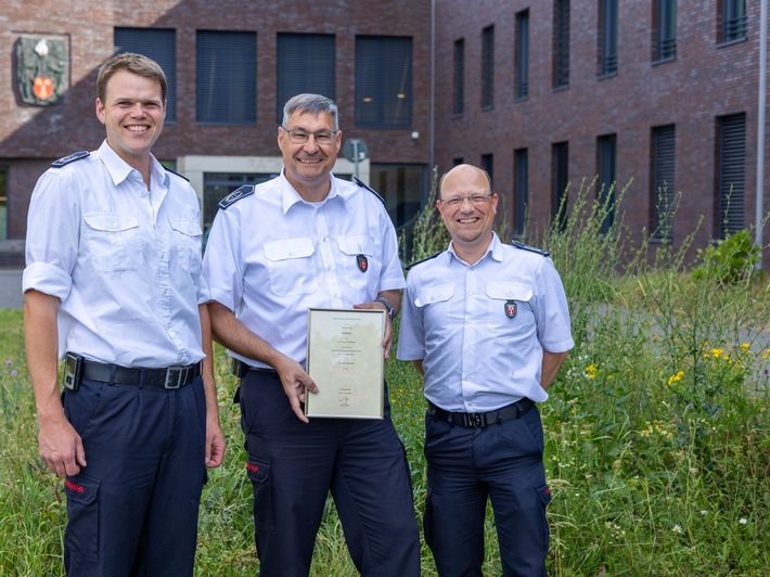 FW-KLE: Ralf Benkel für weitere Amtszeit als Leiter der Feuerwehr bestätigt