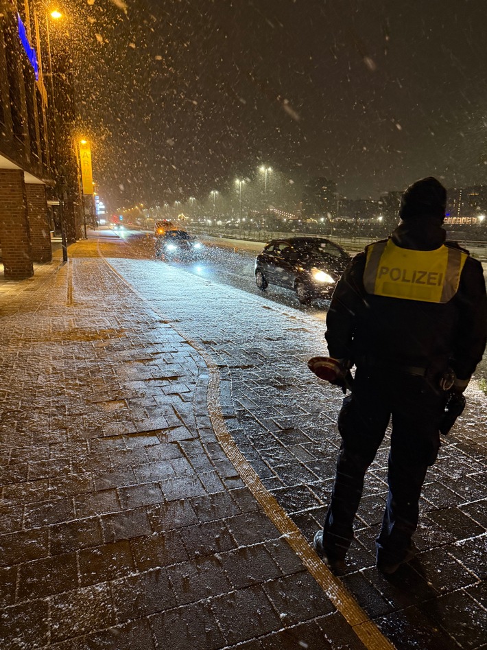 POL-KI: 251124.1 Kiel: Stationäre Verkehrskontrolle vom 2. Polizeirevier Kiel
