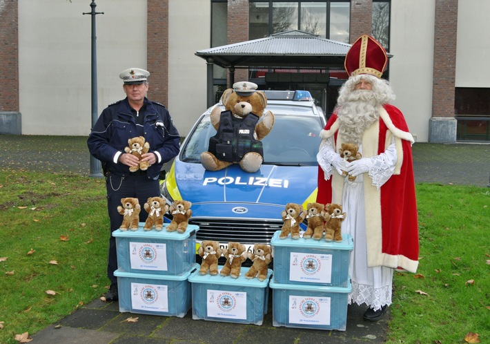 POL-HS: St. Martin übergibt Teddybären an die Polizei