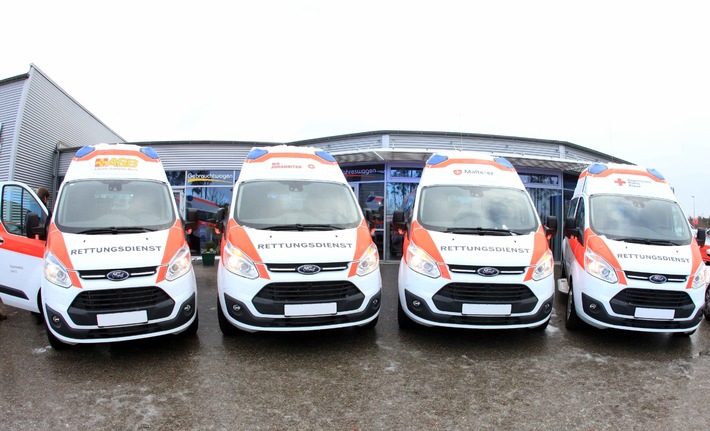 Ford Transit Custom Krankentransportwagen an das Bayerische Rote Kreuz übergeben