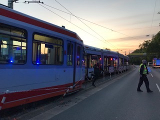 FW-BO: Zwei entgleiste Straßenbahnen in Altenbochum