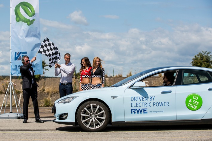 Mit dem Tesla quer durch Europa: RWE zieht Zwischenbilanz bei Go & See Tour 2015