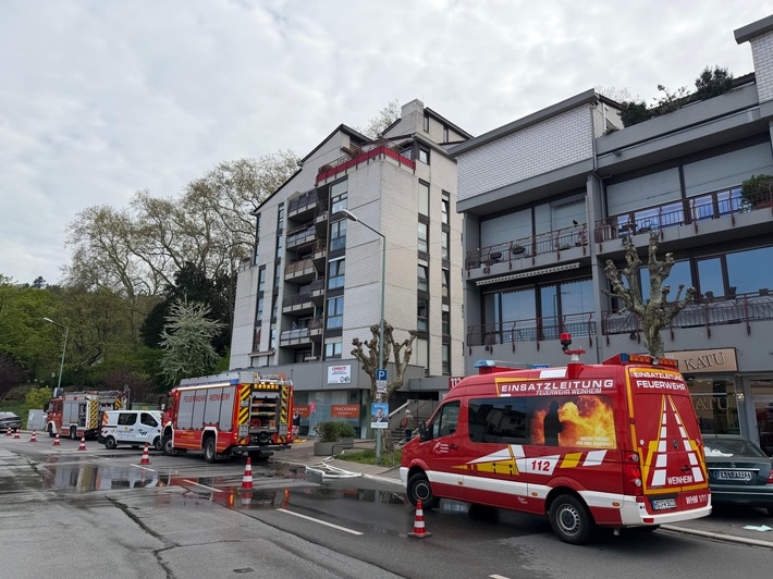FW Weinheim: Feuerwehr Weinheim im Einsatz bei Wasserschaden in der Grundelbachstraße
