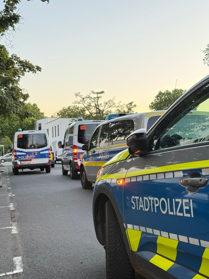 POL-DA: Rüsselsheim: Kontrollen "Sichere Innenstadt"- Verstöße in der Waffenverbotszone, Spielautomaten versiegelt, zehn Fahrverbote drohen