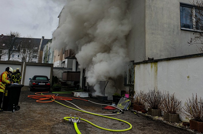 FW-BO: Kellerbrand in Bochum Riemke