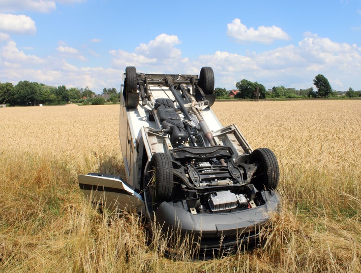 POL-MI: Kleintransporter landet im Kornfeld