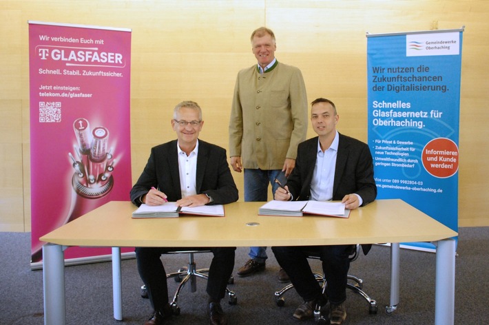 Telekom und Gemeindewerke Oberhaching schließen Kooperation für Glasfaserausbau