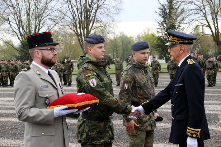 Deutscher Soldat in Frankreich für Tapferkeit ausgezeichnet