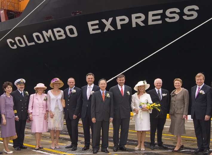 &quot;Colombo Express&quot; - Größtes Containerschiff der Welt getauft