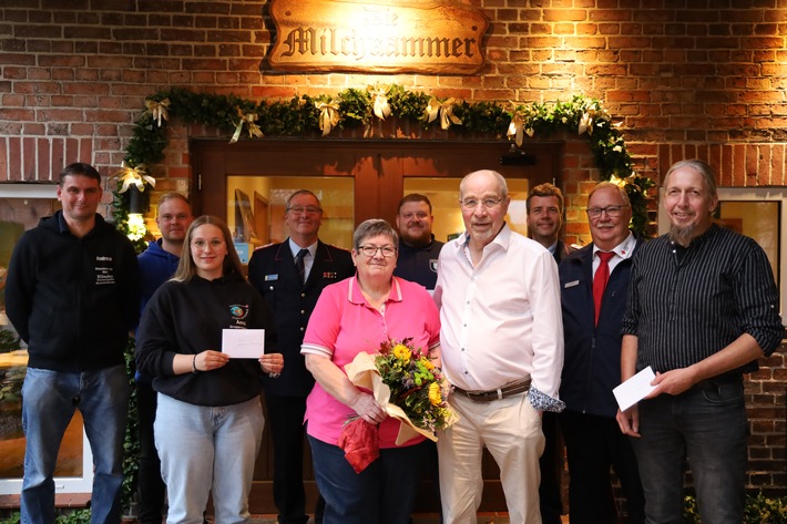 FW Hambühren: Spendensammlung auf Goldener Hochzeit unterstützt ehrenamtliche Nachwuchsarbeit