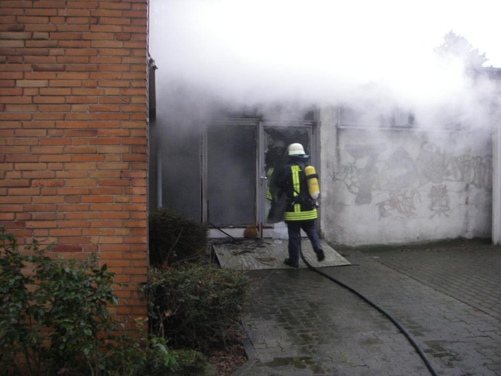 POL-DN: Brand an der Grundschule