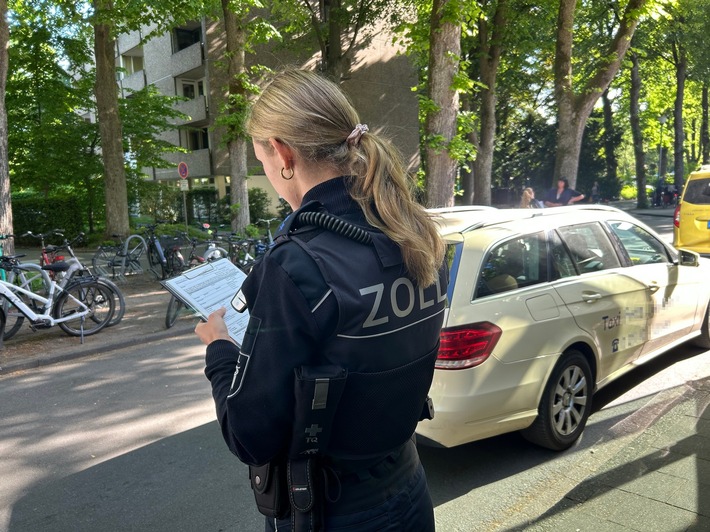 HZA-MS: Mindestlohn wird offenbar nicht immer gezahlt / Zoll kontrolliert Taxiunternehmen in Münster