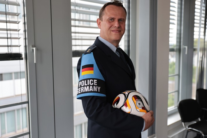POL-LZPD: Fußball WM 2026: Die Sicherheit bei der Fußball WM 2026 im Blick: Verbindungsbeamter des LZPD NRW in den USA