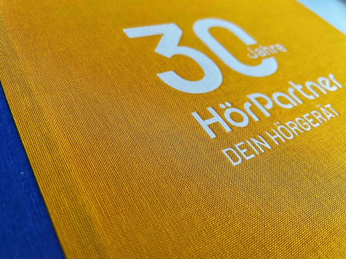 HörPartner schreiben Geschichte: Chronik bietet Rückblick auf 30 Jahre erfolgreichen Hörservice und optimistische Ausblicke