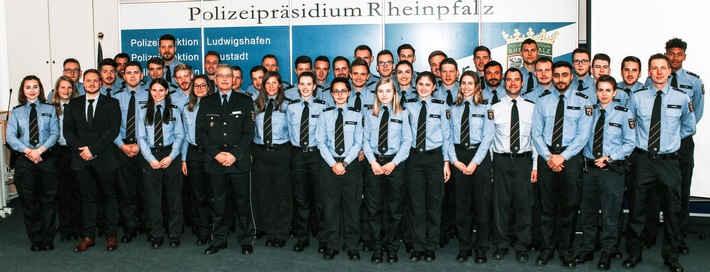 POL-PPRP: "Neue" Polizistinnen und Polizisten fürs Polizeipräsidium Rheinpfalz