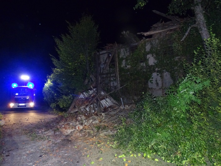 POL-NI: Bückeburg: Einsturz eines unbewohnten Fachwerkhauses