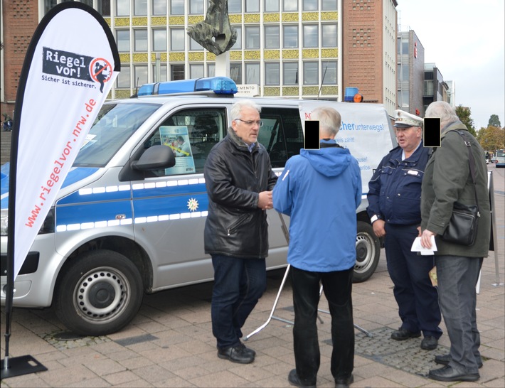 POL-DN: Tür auf und Riegel vor!