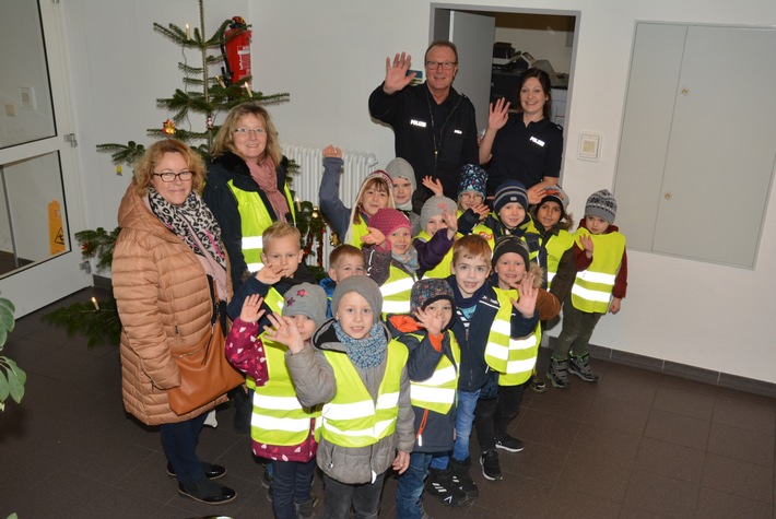 POL-AUR: Wittmund - Kinder schmückten Weihnachtsbaum