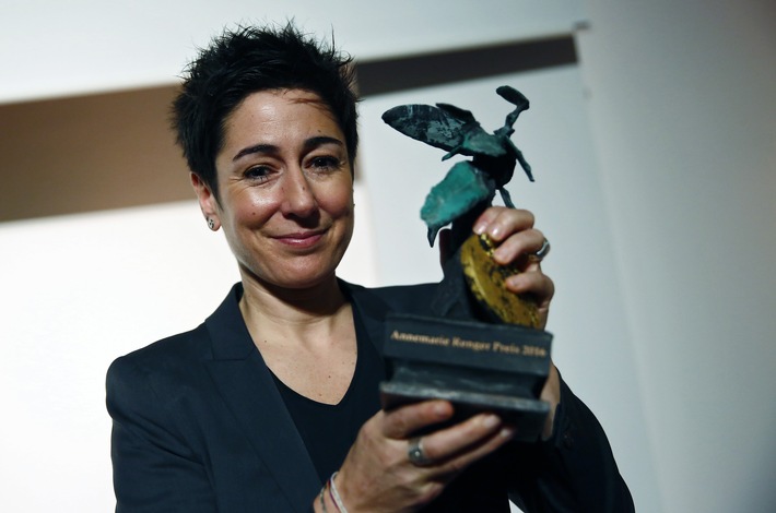 Dunja Hayali erhält Annemarie-Renger-Preis des ASB