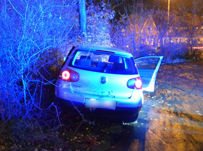 POL-HF: Flucht endet mit Unfall- Fahrer unter dem Einfluss von Betäubungsmitteln