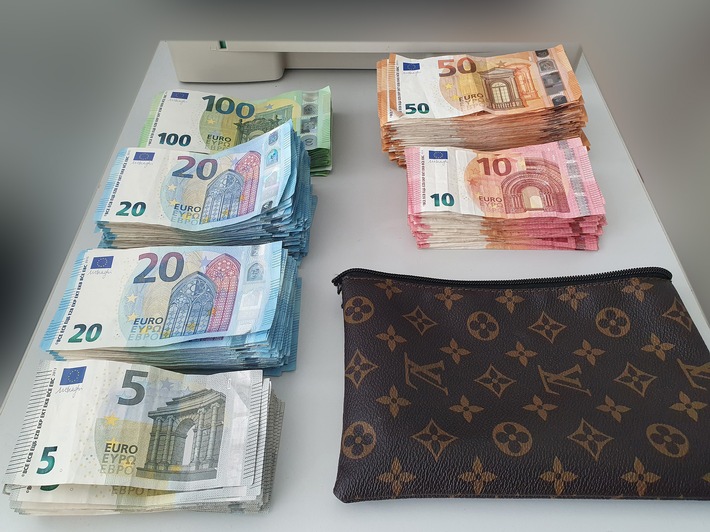 POL-MK: Gemeinsame Presseerklärung der Staatsanwaltschaft Hagen und der Kreispolizeibehörde Märkischer Kreis: Mutmaßliche Drogen-Dealer festgenommen: 2,2 kg Drogen und 20.000 Euro Bargeld sichergestellt