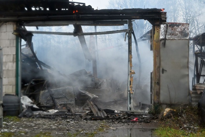 POL-STD: Zwei Feuer am gestrigen Sonntag in Mulsum und Barnkrug