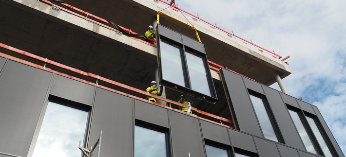 In der Fassade steckt viel innovative Planung: Drees & Sommer SE und FKN Gruppe entwickeln gemeinsam hochisolierende Elementfassade