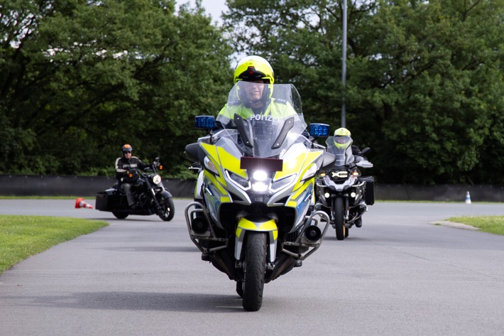 POL-RE: Kreis Recklinghausen/Bottrop/Kreis Borken/Kreis Coesfeld - Auf Bikertour mit der Polizei