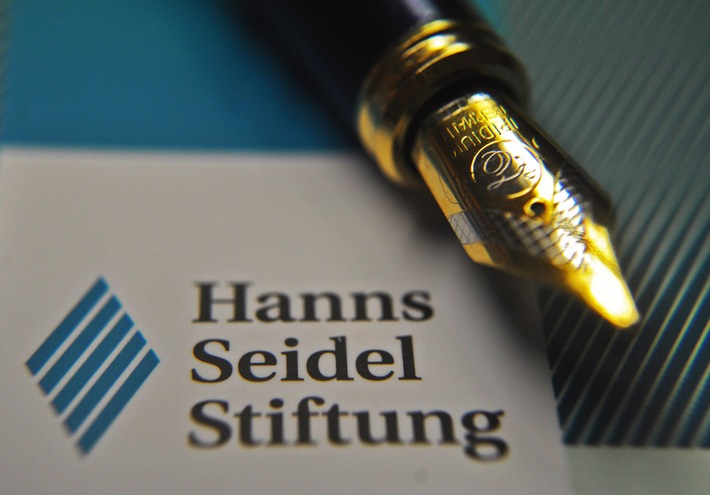 &quot;Wer mehr als nur studieren will...&quot; / Bewerbungsschlusstermine für  Stipendienprogramme der Hanns-Seidel-Stiftung zum Wintersemester 2013/14 (BILD)