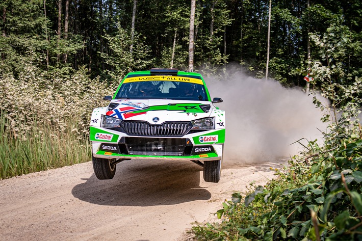 SKODA Teams gewinnen Kategorien WRC2 und WRC3 beim WM-Lauf Rallye Estland