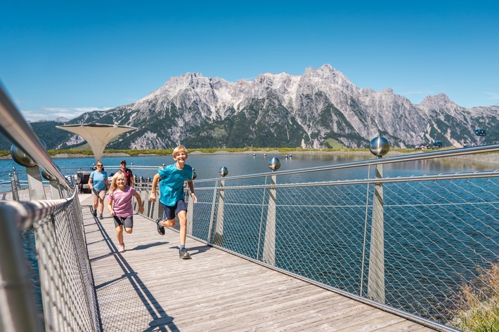 Coolcation in Saalfelden Leogang: Abkühlen am Wasserfall, beim Waldbaden und beim Sprung in den Ritzensee