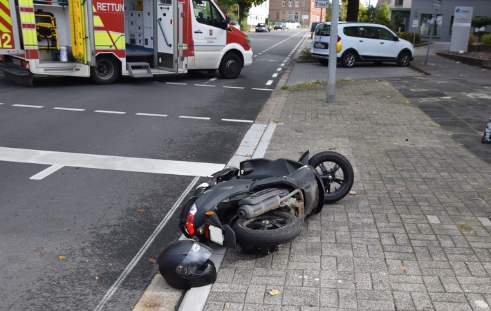 POL-HF: Rollerfahrerin bei Unfall schwer verletzt- Sturz nach Zusammenstoß