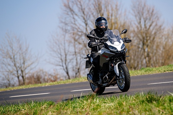 Saisonstart für Motorradfreunde / ADAC erklärt, was es nach der Winterpause zu beachten gibt