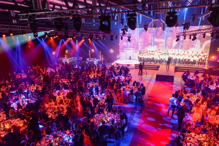 Succès extraordinaire du Bal de la Croix-Rouge 2019 : levée record de CHF 1 million en faveur des personnes âgées isolées en Arménie et à Genève