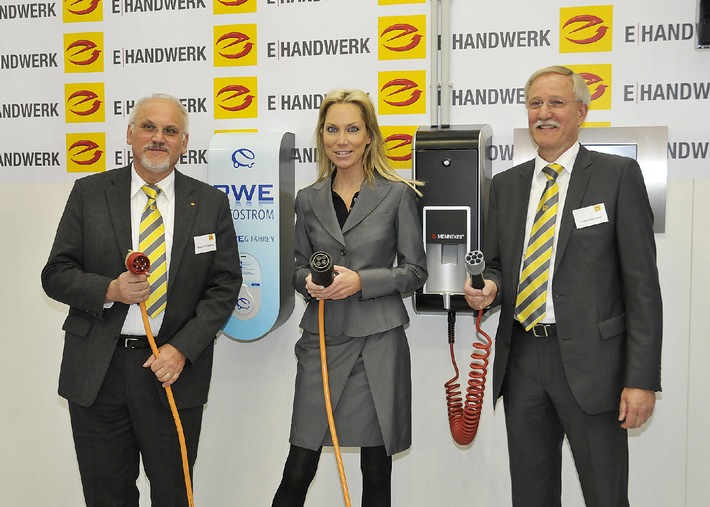RWE startet mit ZVEH und Innungsbetrieben gemeinsamen Aufbau von Schnell-Ladestationen für Elektroautos / Auftakt in NRW