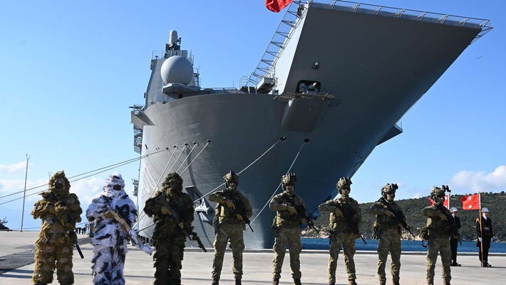 Schiffe der NATO-Eingreifflotte machen in Kiel fest