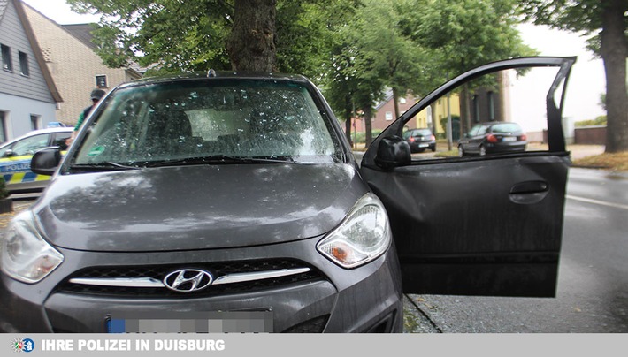 POL-DU: Buchholz: Lkw fährt gegen Autotür - Fahrer gesucht