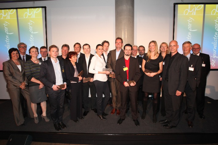 Zwölf Preisträger des Deutschen Journalistenpreises 2011 (djp) in Frankfurt ausgezeichnet (mit Bild)