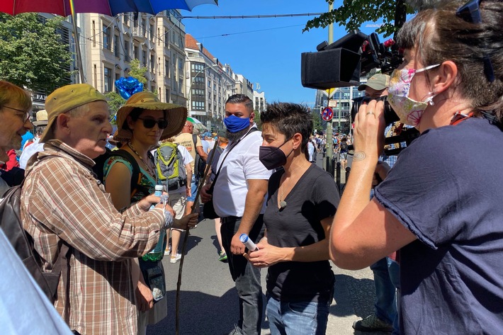 "dunja hayali" im ZDF über Coronamaßnahmen und -proteste