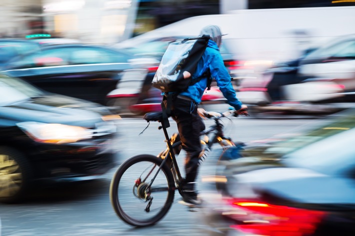 Was als Radfahrer:in erlaubt ist – als Autofahrer:in aber nicht