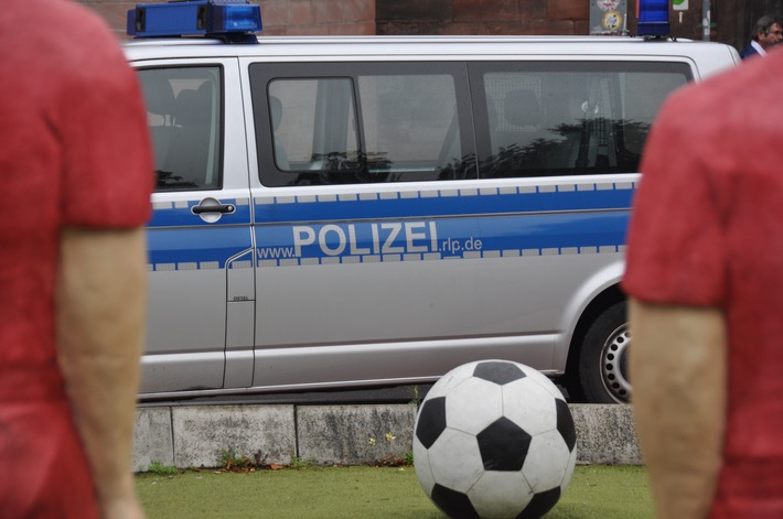 POL-PPWP: FCK - Ingolstadt 04 ohne Probleme für die Polizei