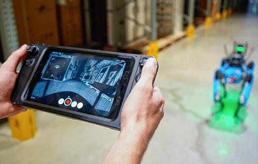 Otto Group realisiert intelligente KI-gestützte Roboterkoordination mit einem Digital Twin von Roboverse Reply