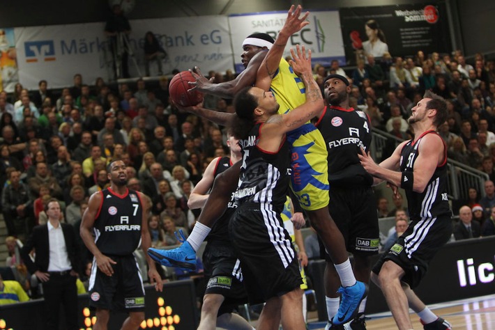 Basketball-Turnier "Krombacher Challenge" am 07. und 08. September 2013 in der ENERVIE Arena in Hagen: Mit am Start: der FC Bayern München. (BILD)