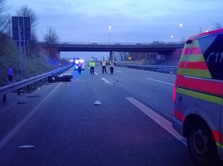 POL-STD: Motorradfahrer bei Unfall auf Autobahn 26 in Stade schwer verletzt