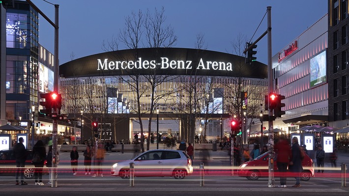 1 Jahr Mercedes Platz / Bis zu 30.000 Besucher kamen täglich im ersten Jahr