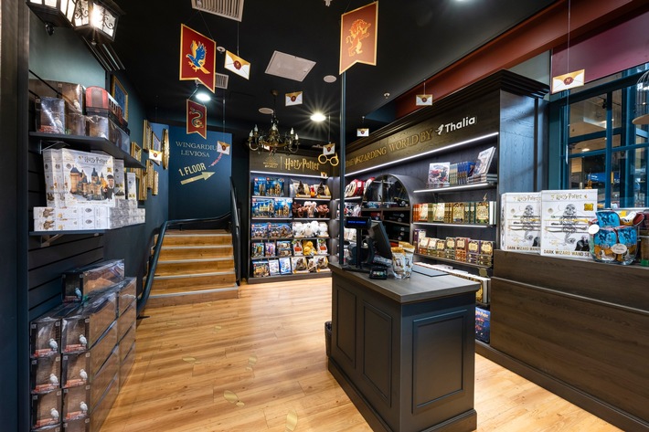 Hamburg bleibt magisch: „The Wizarding World Shop by Thalia“ wird um sechs Monate verlängert